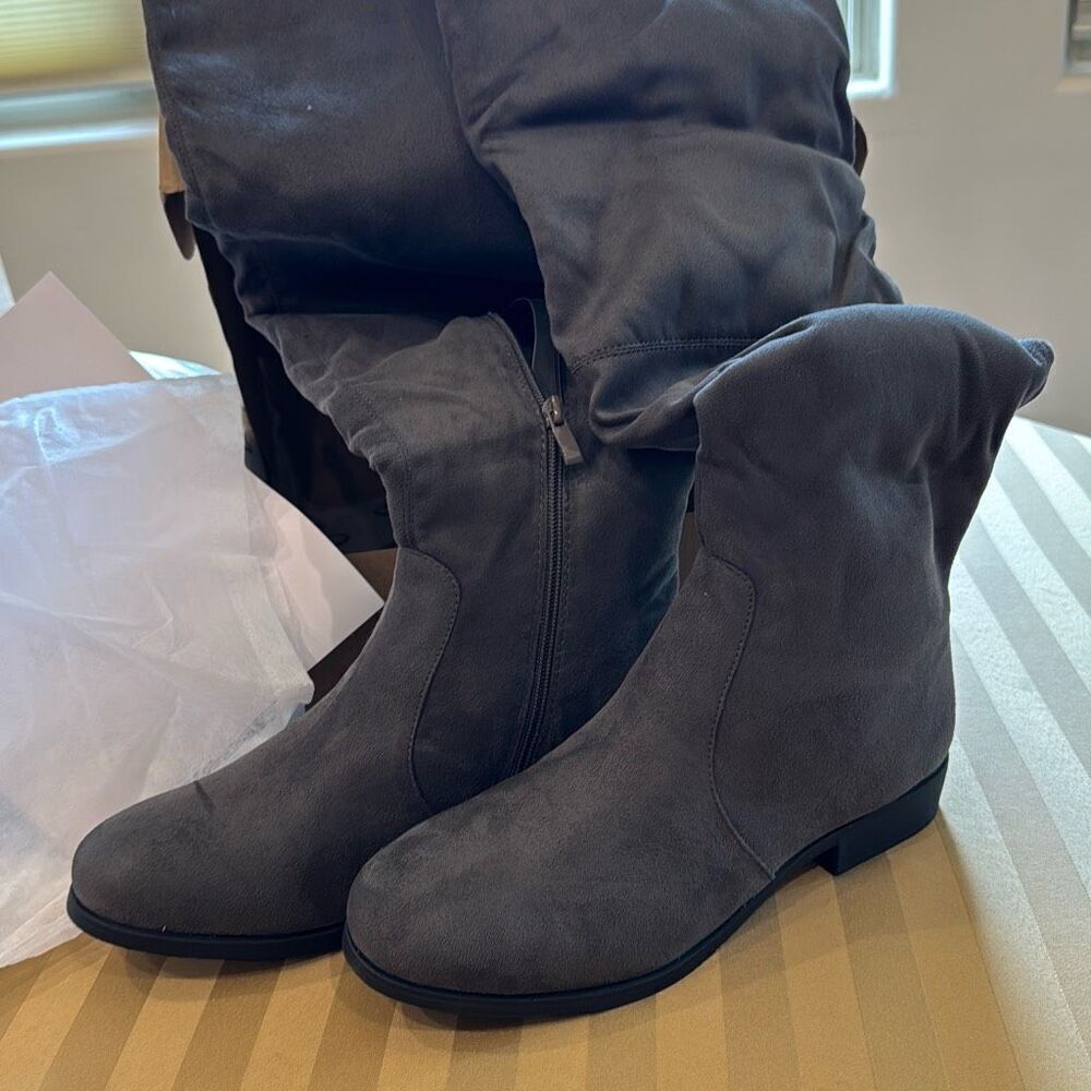 NWT/NIB (10) Mount Gray Suede Knee-High Tall Boots Low Heel